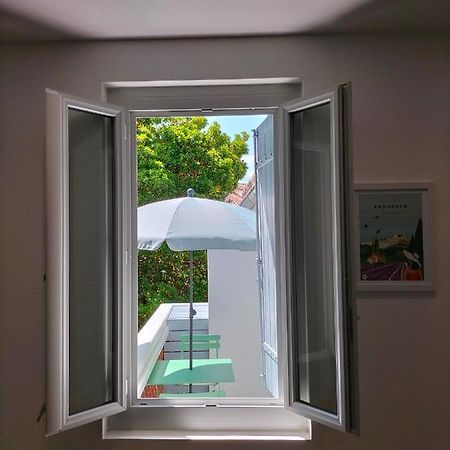 Studio Terrasse, Intra-Muros, Climatise Avec Wifi Avinhão Exterior foto